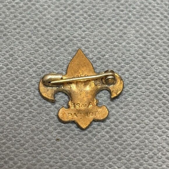 Antique 1911 Patent Boy Scout Lapel Pin BSA Scout Pin Tenderfoot Hat Pin - Picture 3 of 5